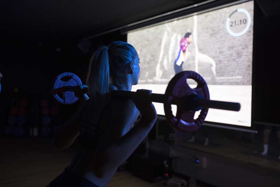 Impulsa el Bienestar y la Conexión en Tu Empresa con Aplifit